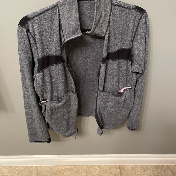 Men’s small zip up light sweater - Picture 3 of 7